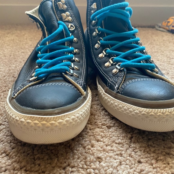 Converse - Picture 2 of 5